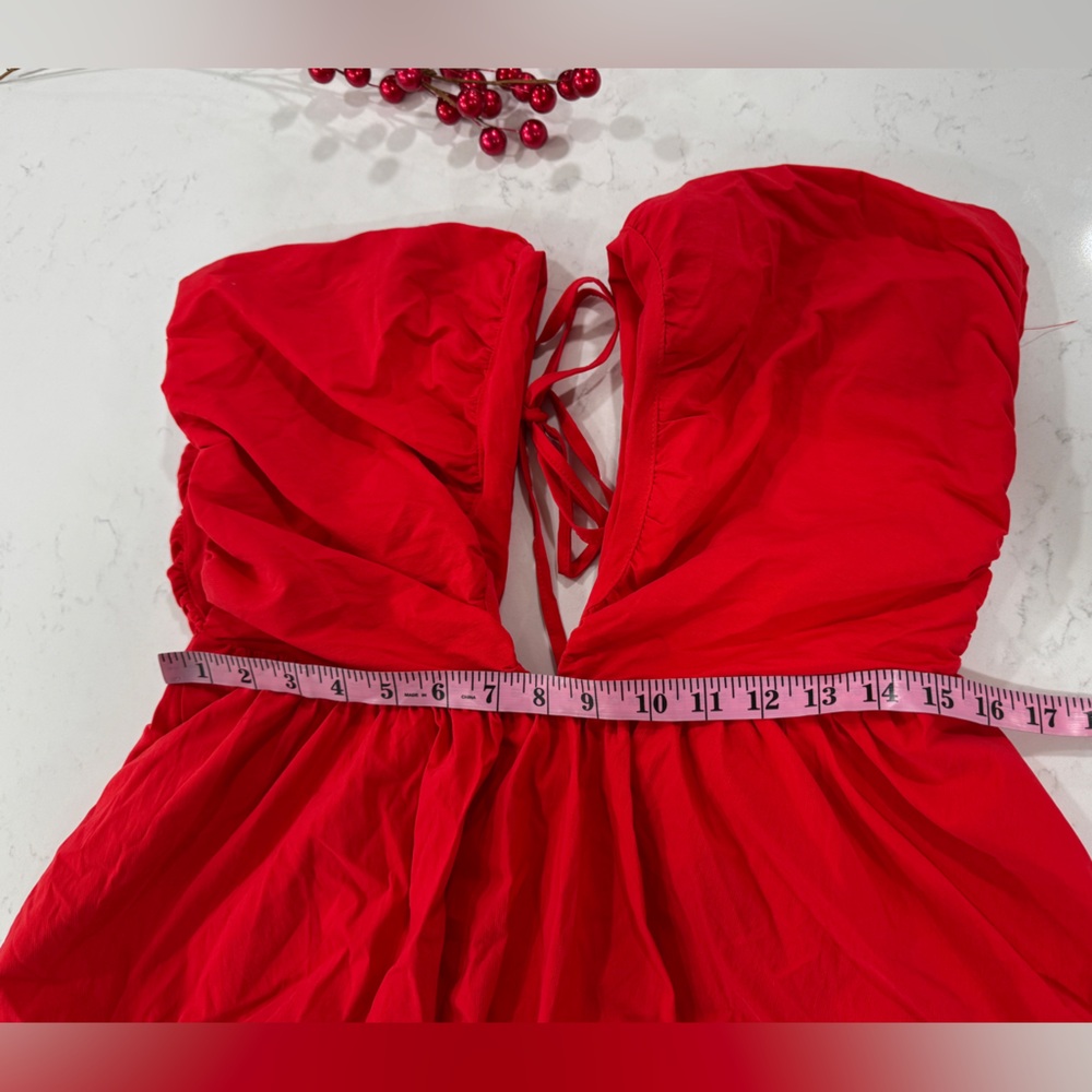 Red Sleeveless Blouse - Picture 10 of 11